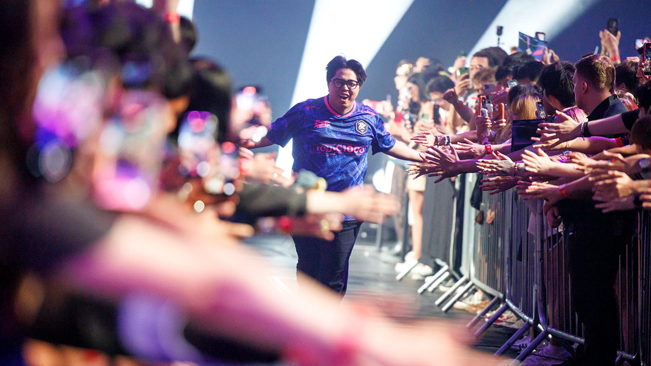 Enterprise and REBORN Play EMEA Lower Final for Promotion
